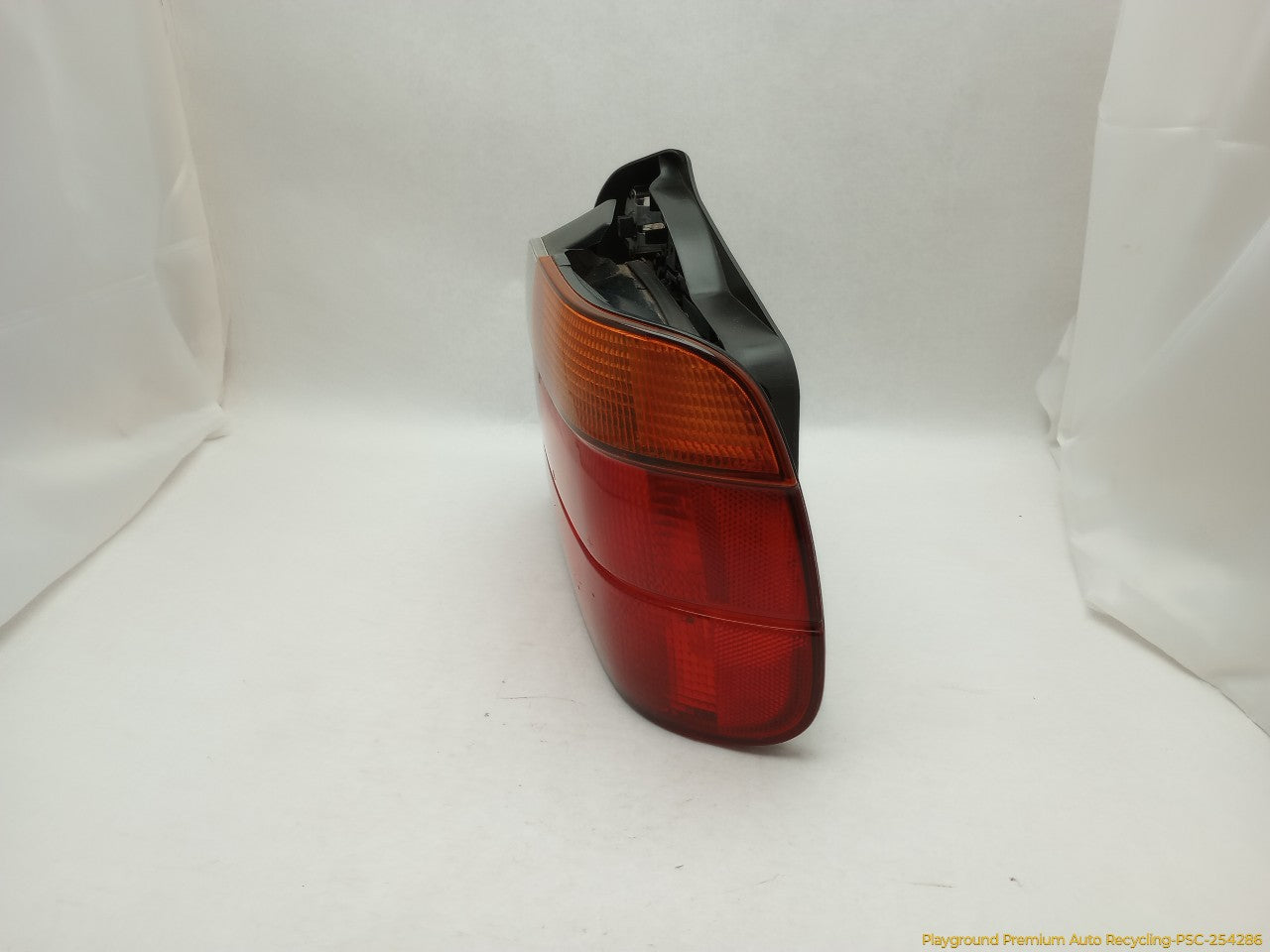 BMW 318ti Passenger Right Tail Lamp