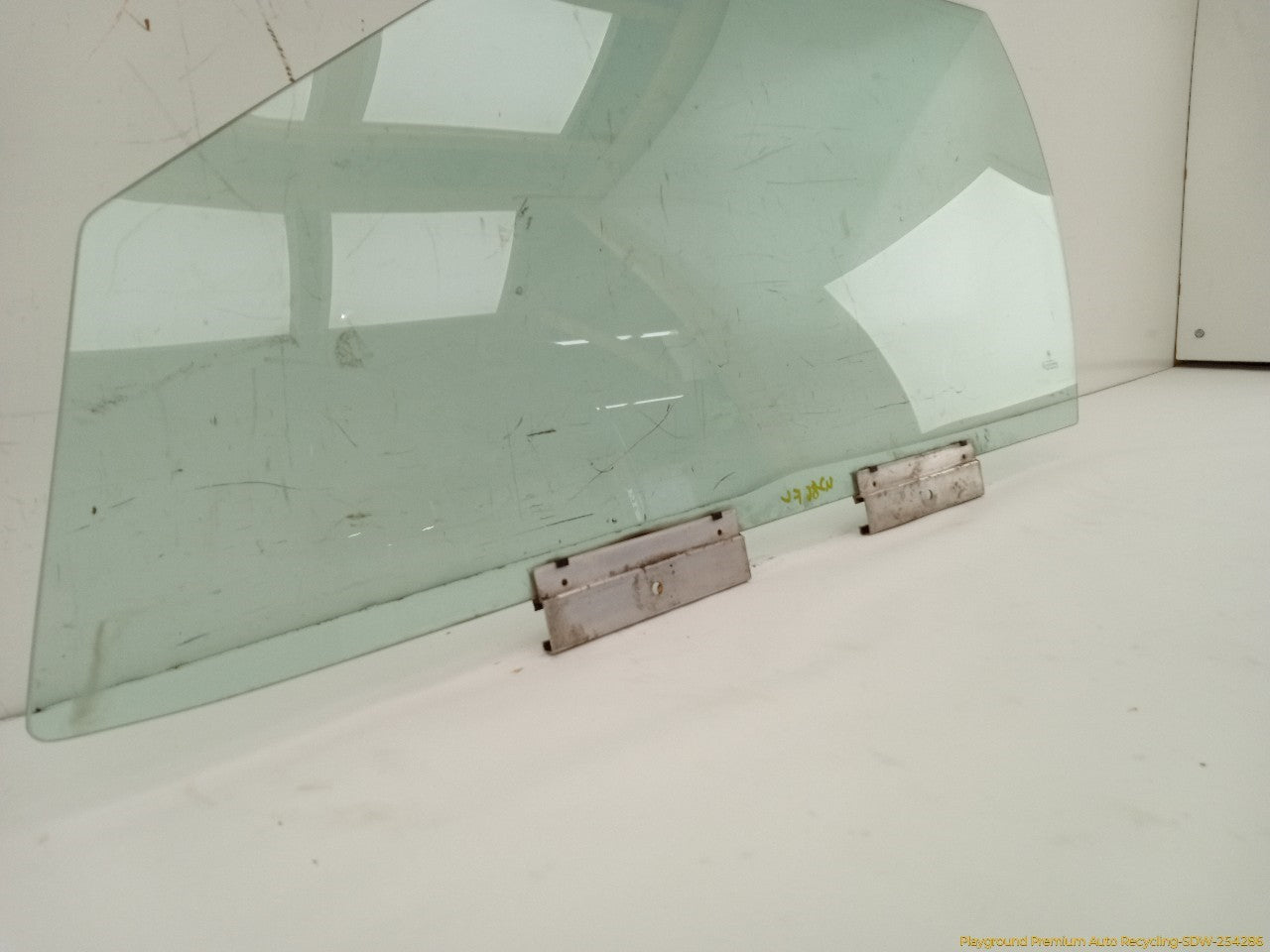 BMW 318ti Driver Left Front Door Window Glass