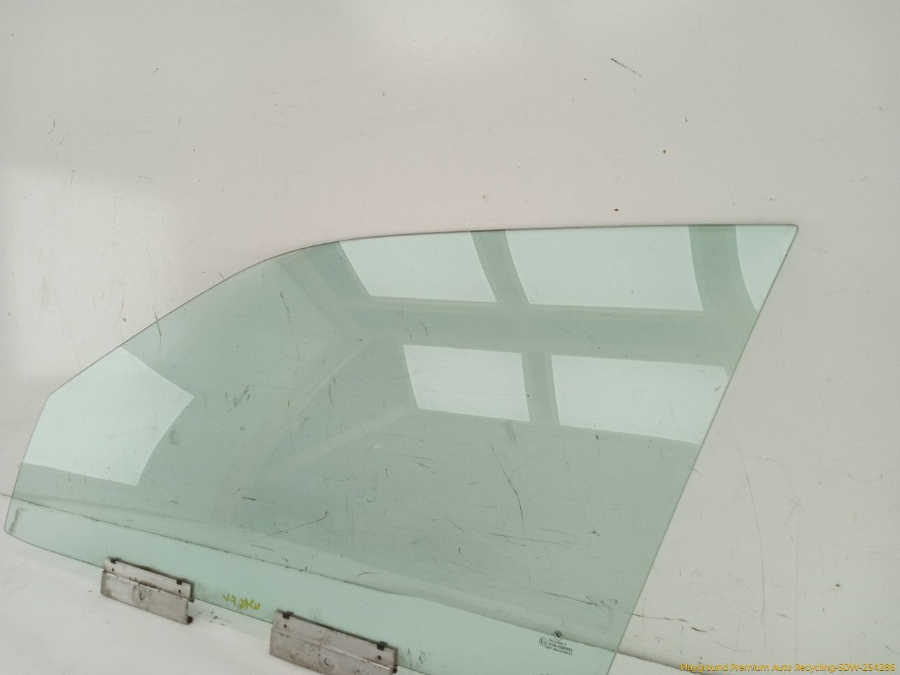 BMW 318ti Driver Left Front Door Window Glass