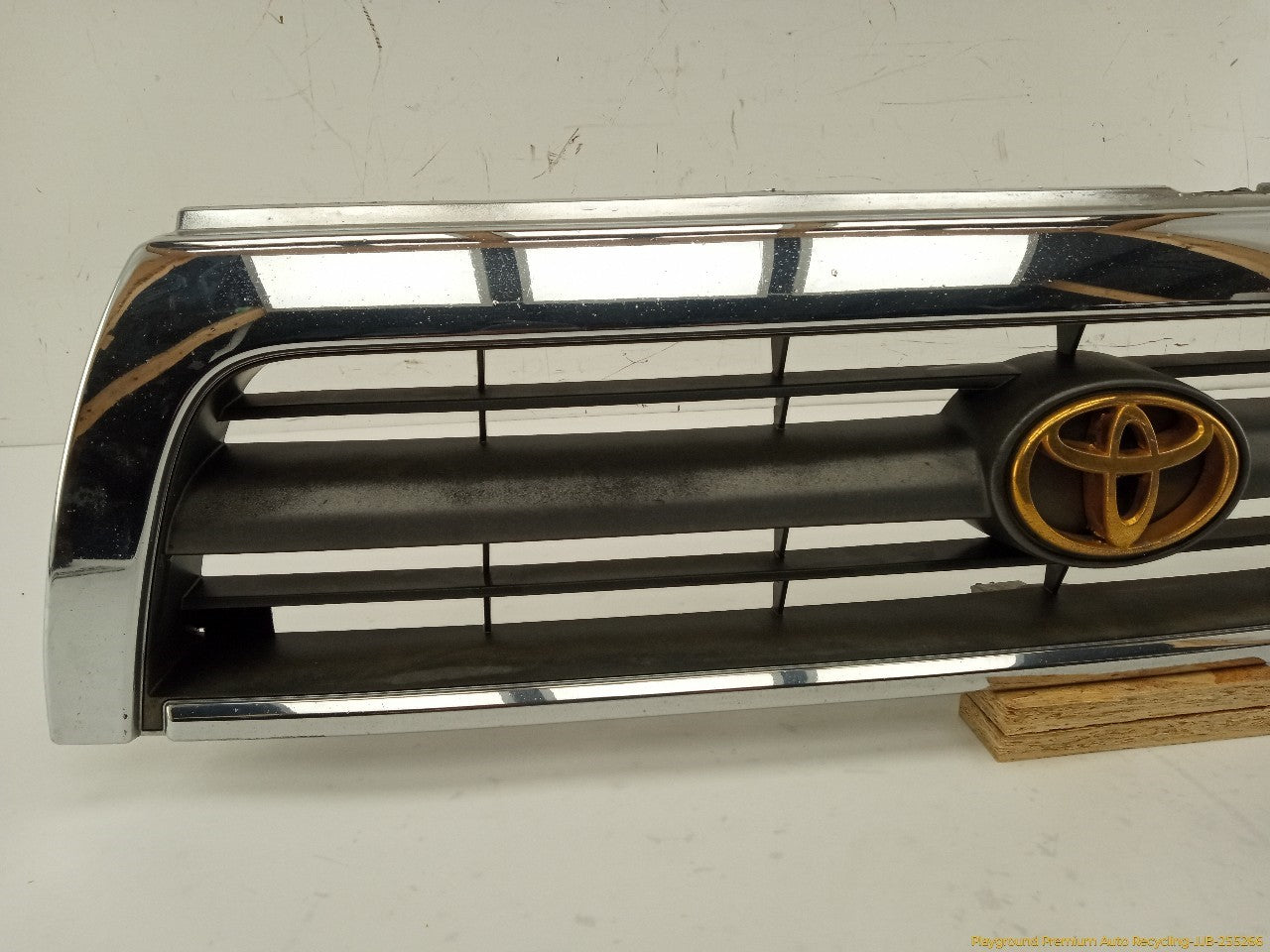 Toyota 4Runner Front Center Grille - 0