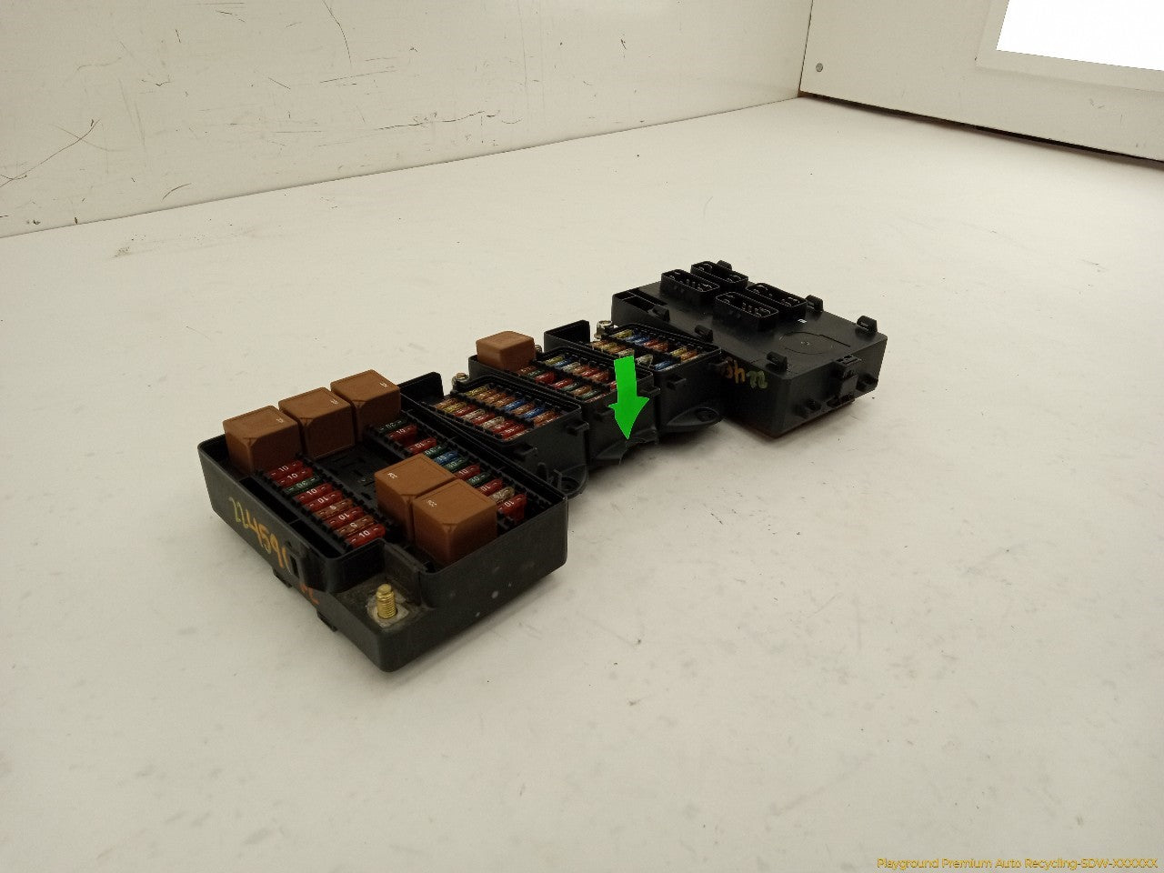 Jaguar XJ8L Set Of 4 Fuse Boxes Front And Rear