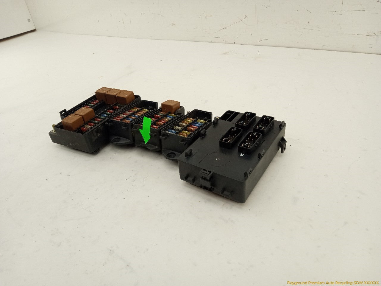 Jaguar XJ8L Set Of 4 Fuse Boxes Front And Rear