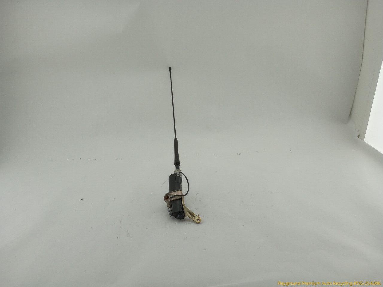 BMW 318ti Rear Radio Antenna - 0