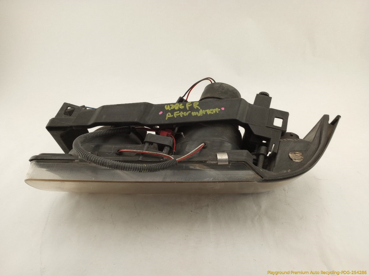 BMW 318ti Passenger Right Headlamp