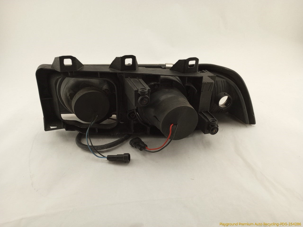 BMW 318ti Passenger Right Headlamp