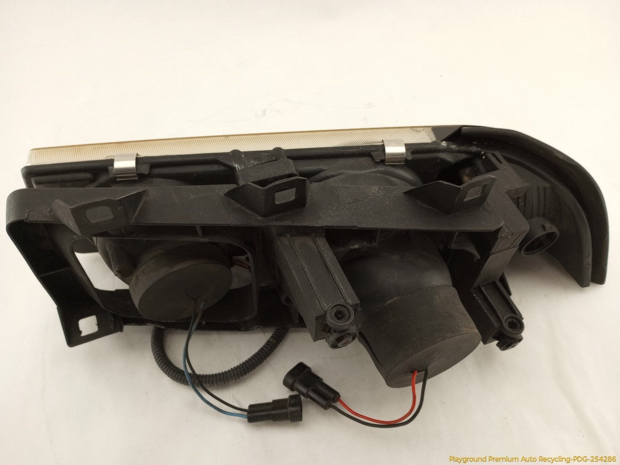 BMW 318ti Passenger Right Headlamp