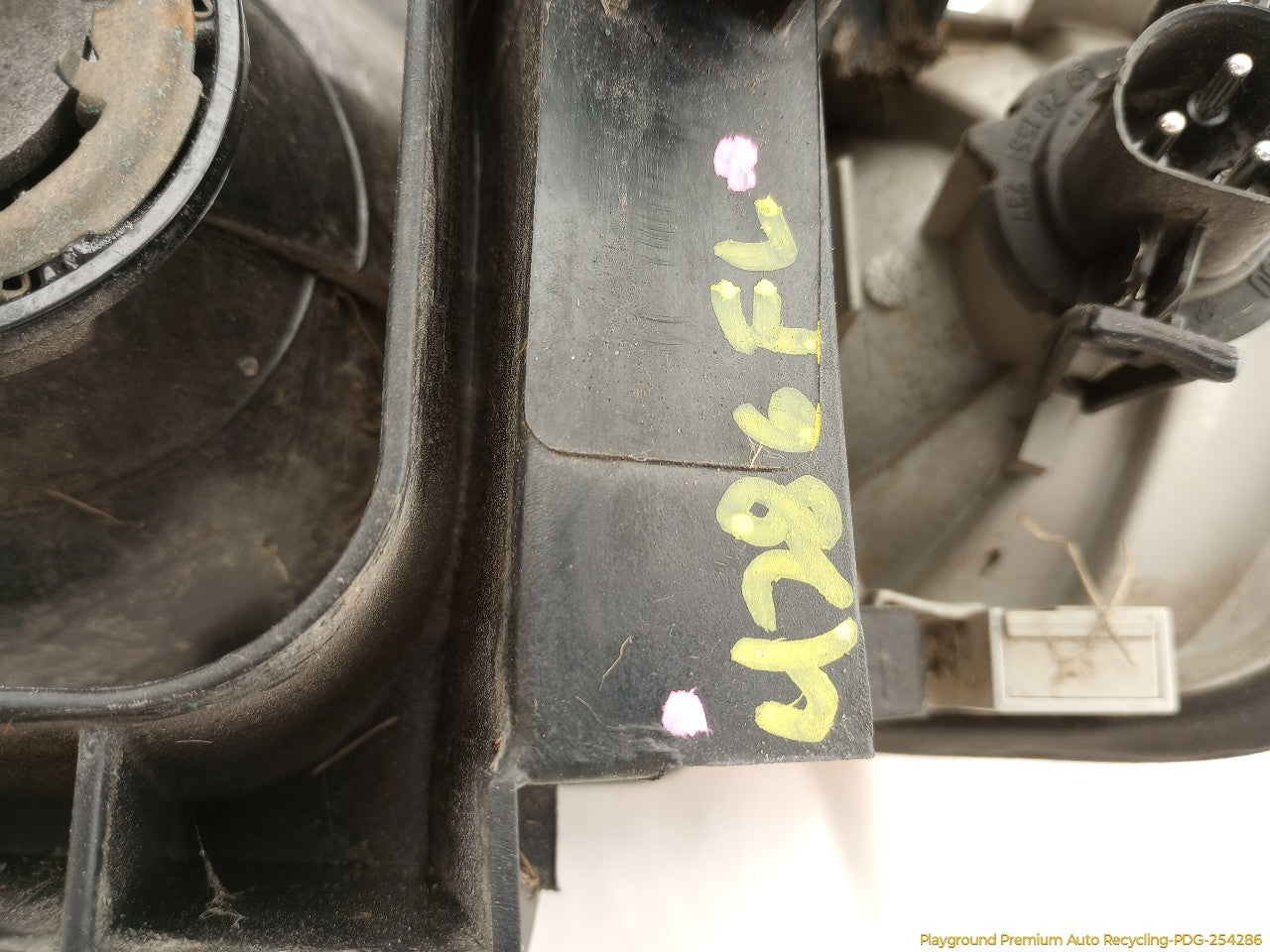 BMW 318ti Driver Left Headlamp