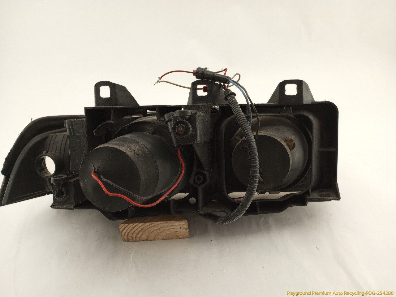 BMW 318ti Driver Left Headlamp