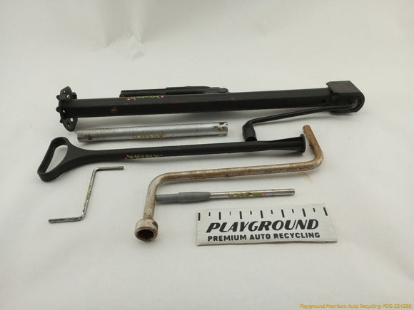 BMW 318ti Vehicle Spare Tools