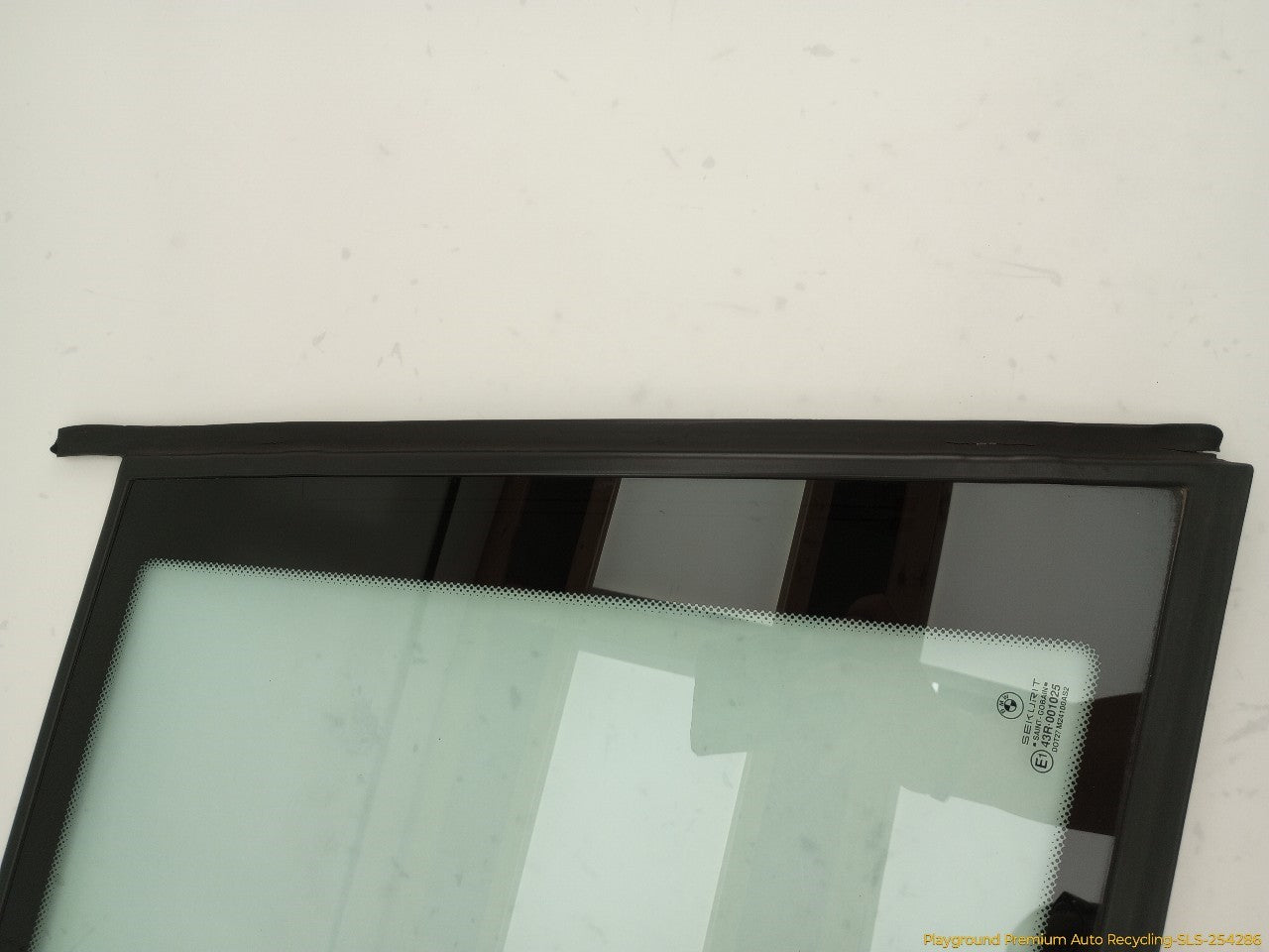 BMW 318ti Passenger Right Rear Quarter Window Glass - 0