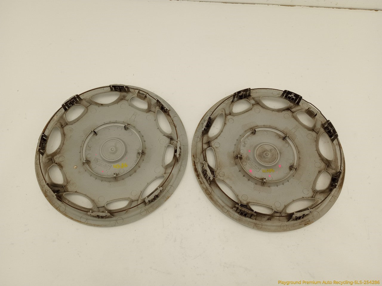 BMW 318ti Pair Of Wheel Rim Hub Caps - 0