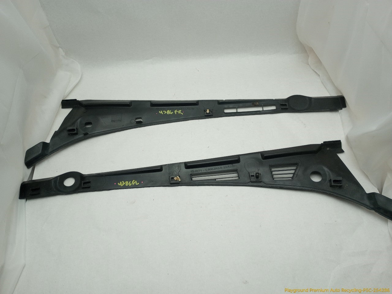 BMW 318ti Pair Of Windshield Cowl Vent Panel - 0