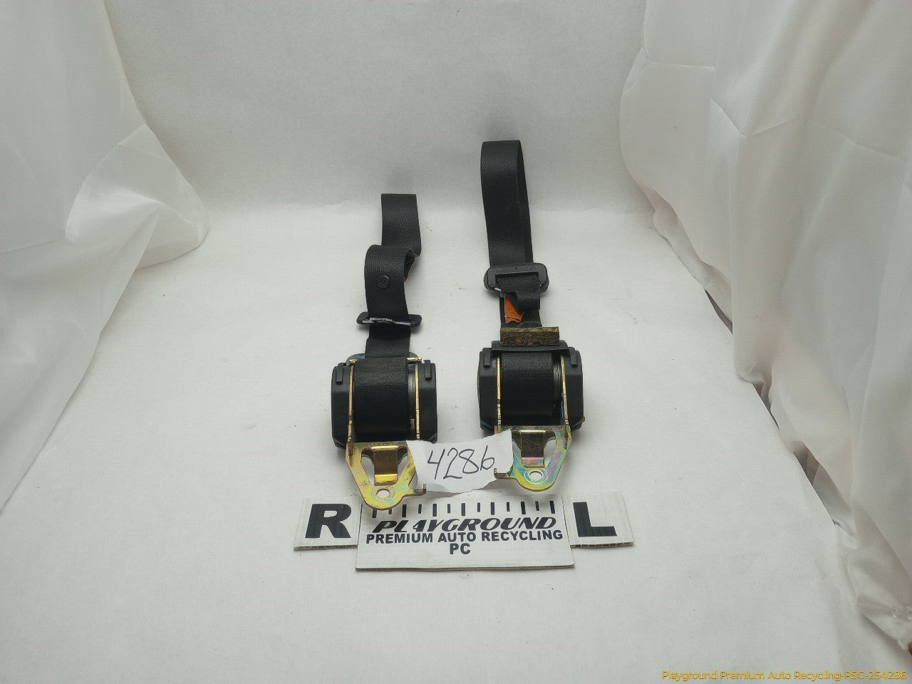 BMW 318ti Pair Of Front Seat Belt Retractors
