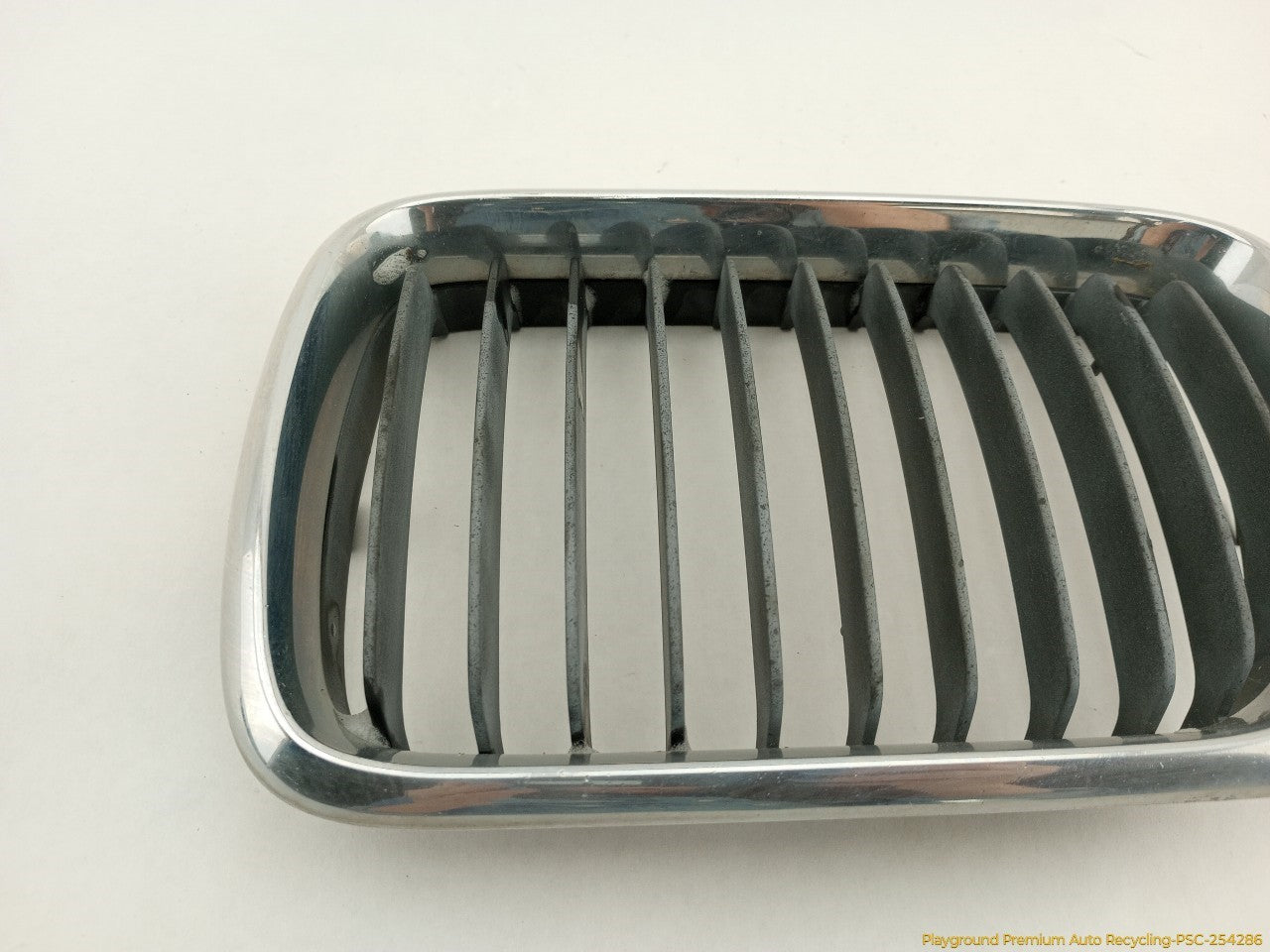 BMW 318ti Pair Of Front Hood Kidney Grilles