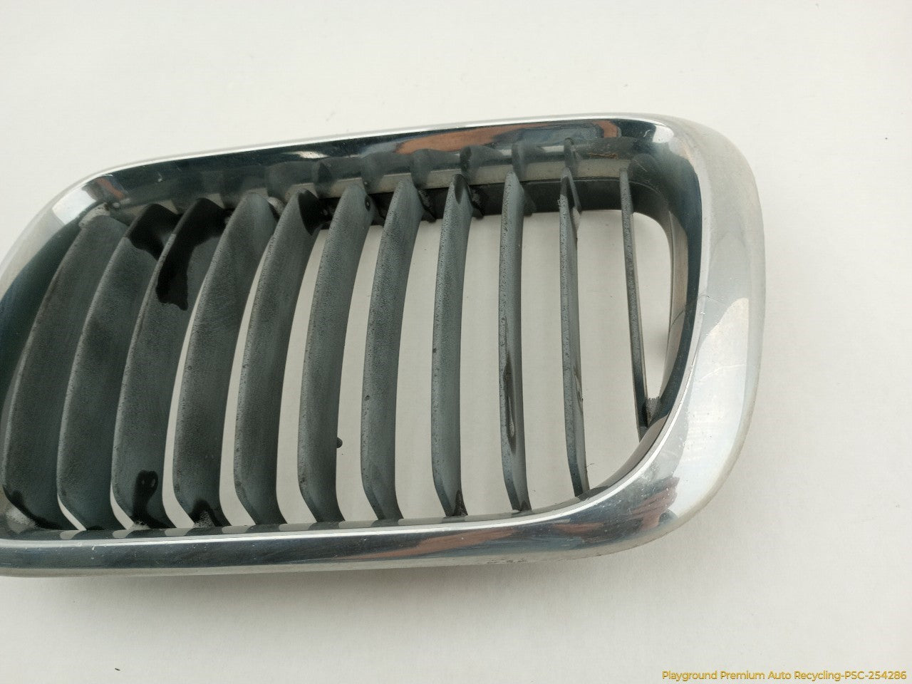 BMW 318ti Pair Of Front Hood Kidney Grilles