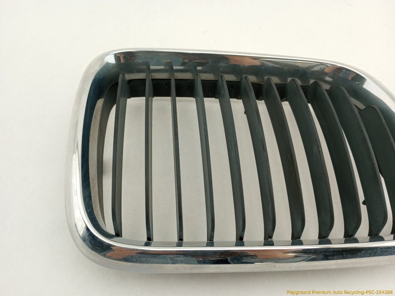 BMW 318ti Pair Of Front Hood Kidney Grilles