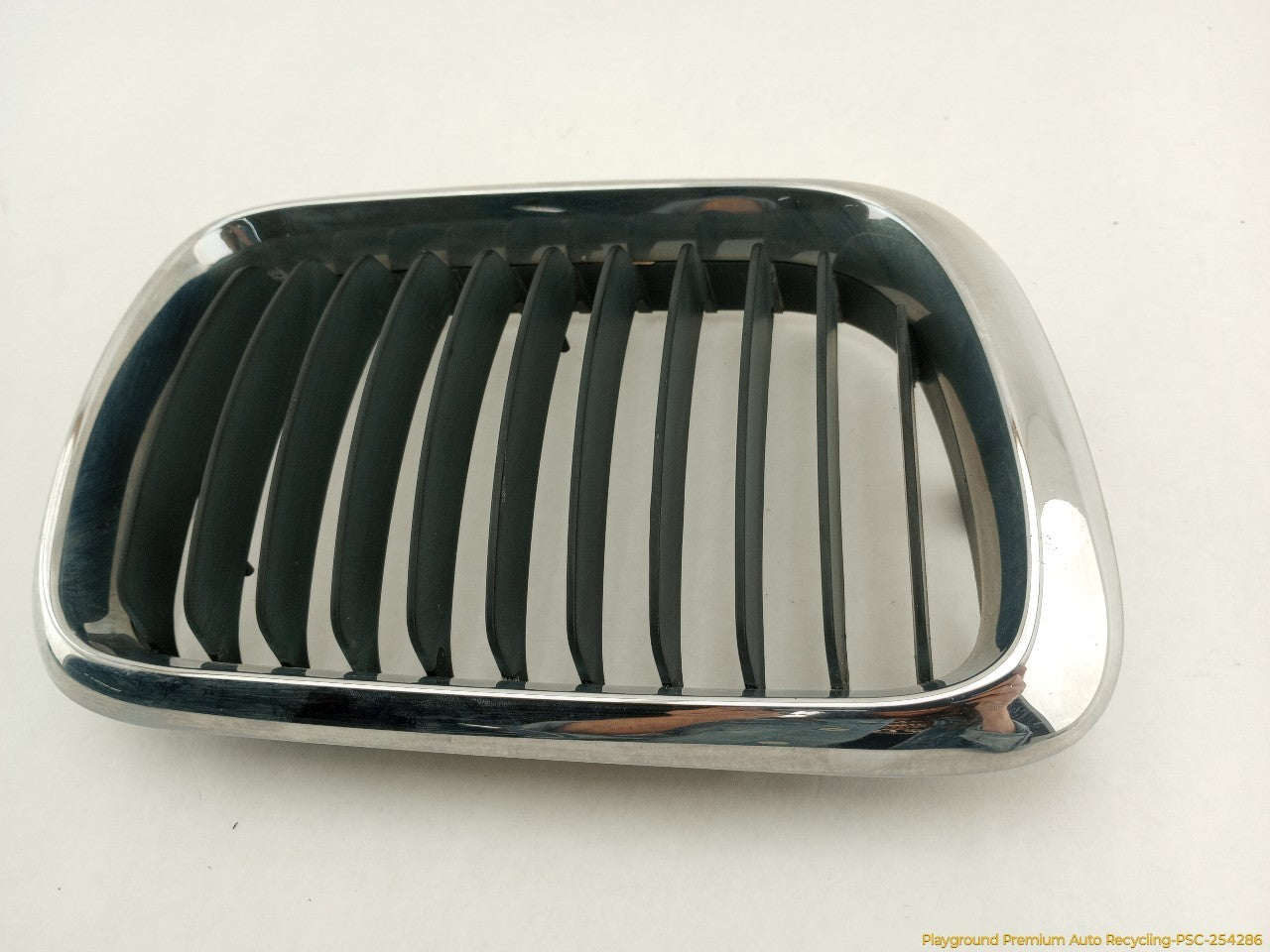 BMW 318ti Pair Of Front Hood Kidney Grilles