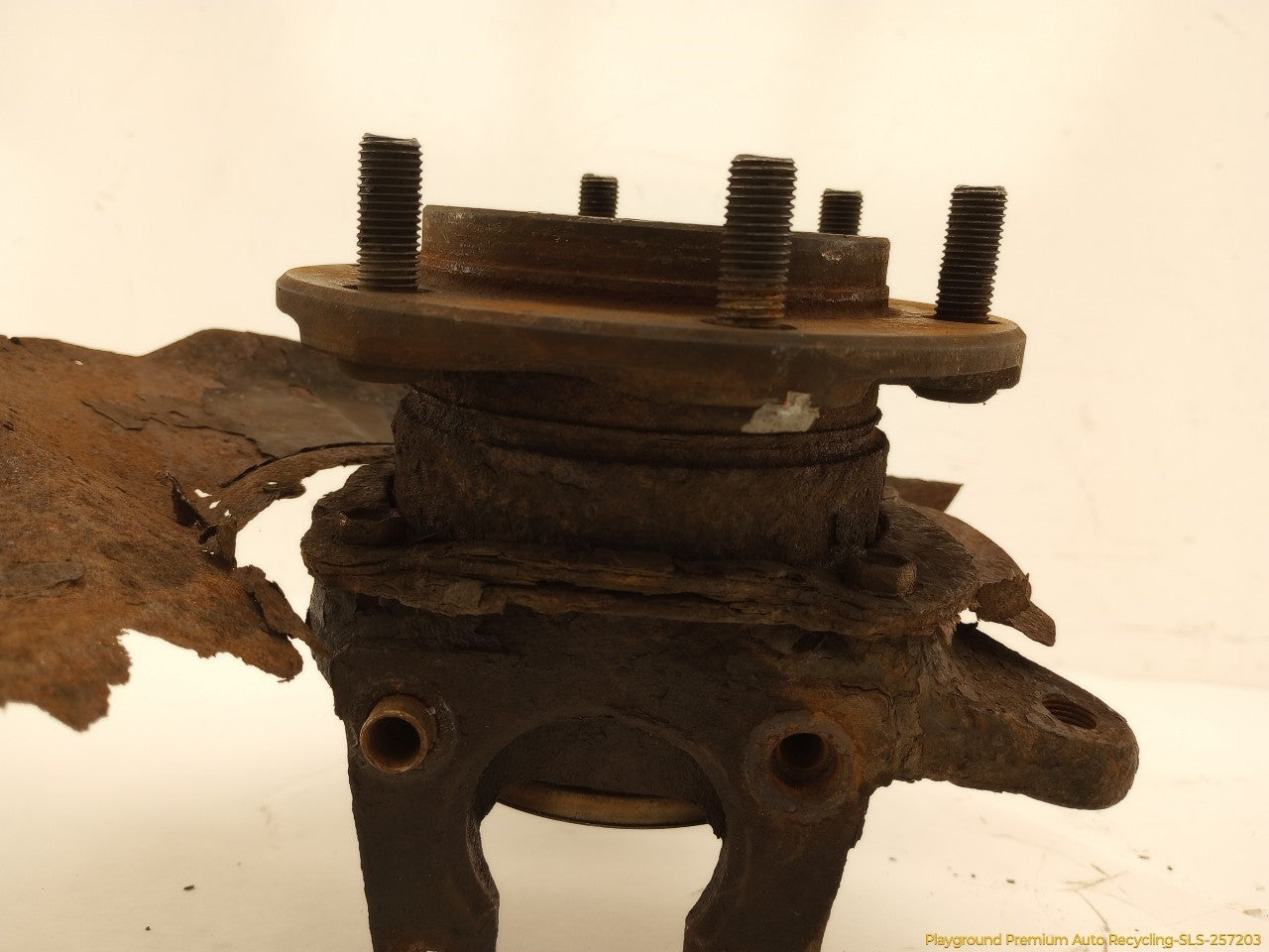 Toyota 4Runner Passenger Right Front Spindle Knuckle Hub