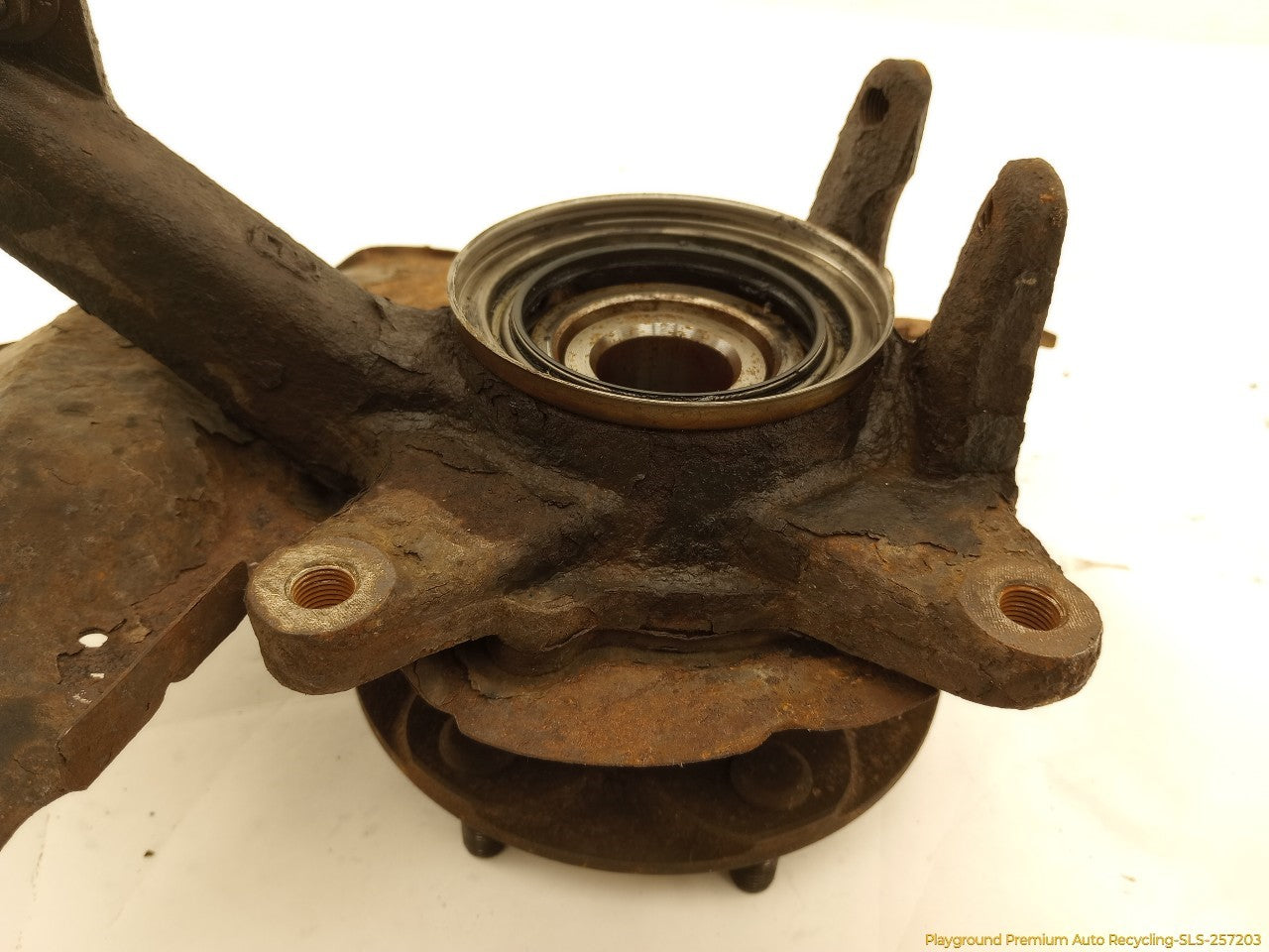 Toyota 4Runner Passenger Right Front Spindle Knuckle Hub