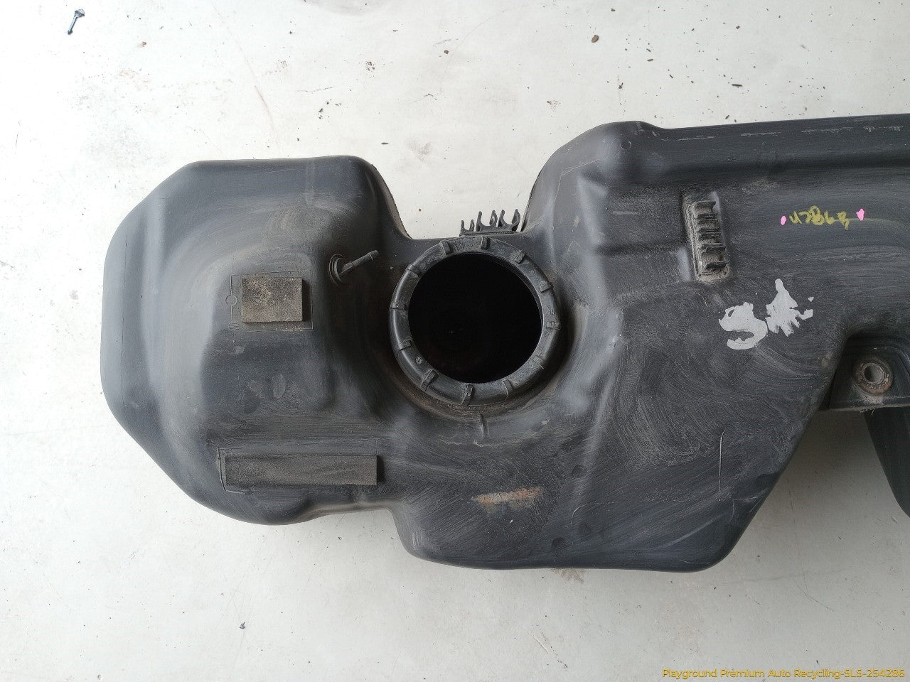 BMW 318ti Fuel Gas Tank - 0