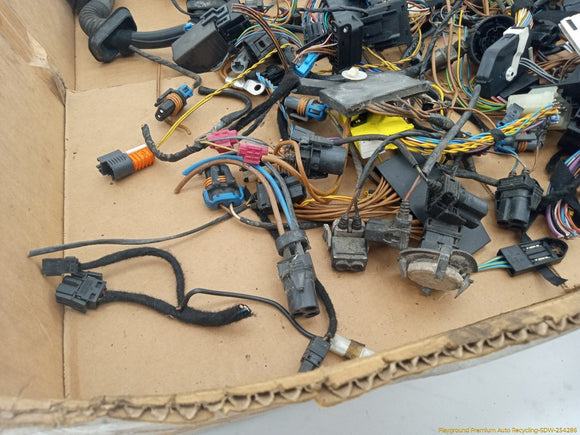 BMW 318ti Vehicle Wiring Pigtails