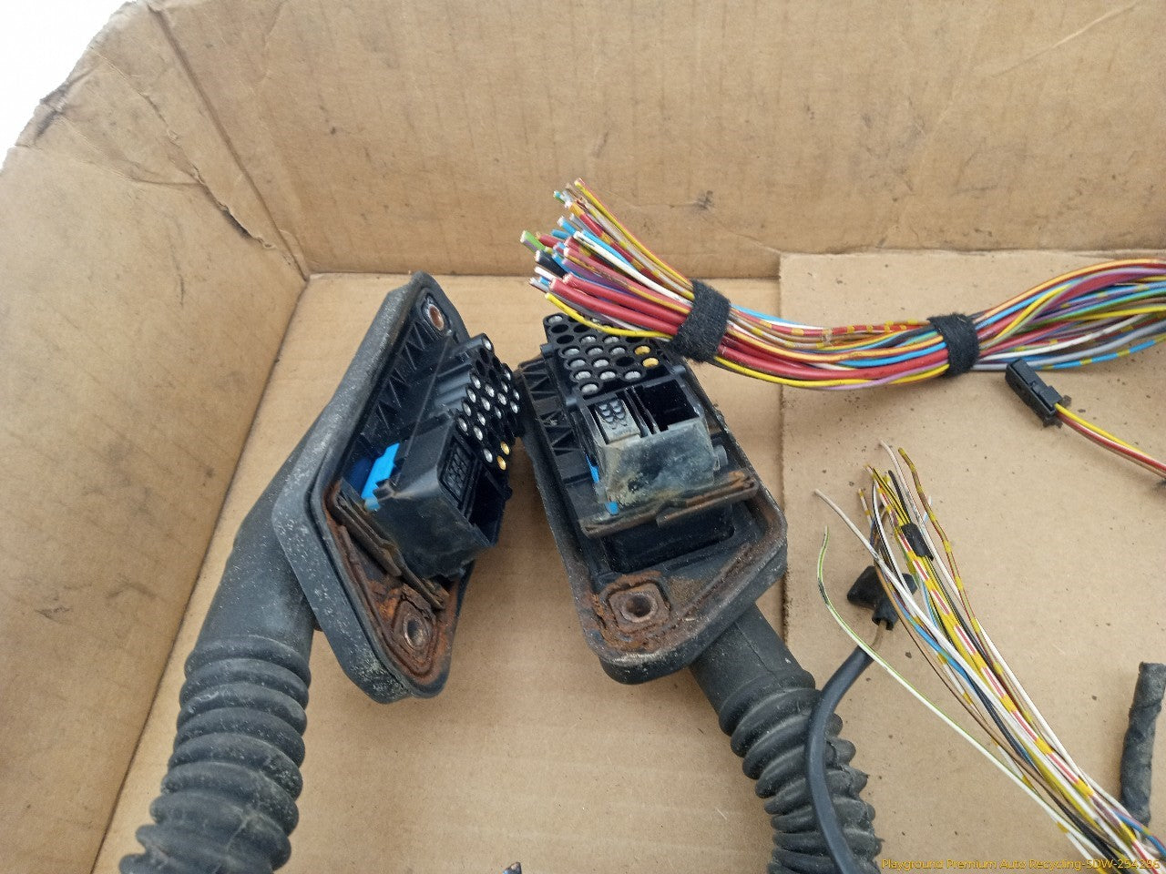 BMW 318ti Vehicle Wiring Pigtails