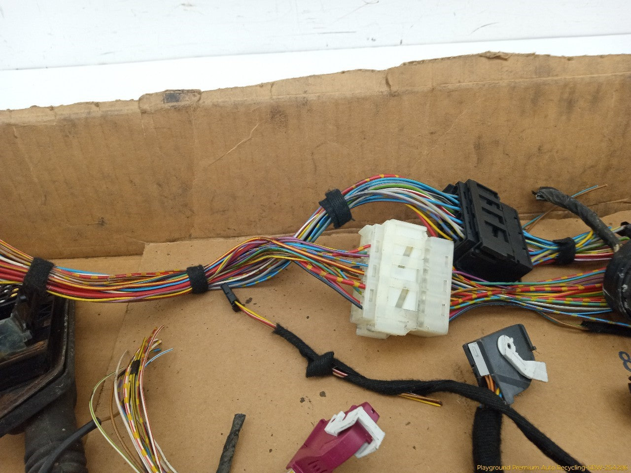 BMW 318ti Vehicle Wiring Pigtails