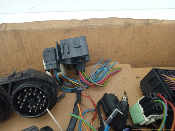 BMW 318ti Vehicle Wiring Pigtails