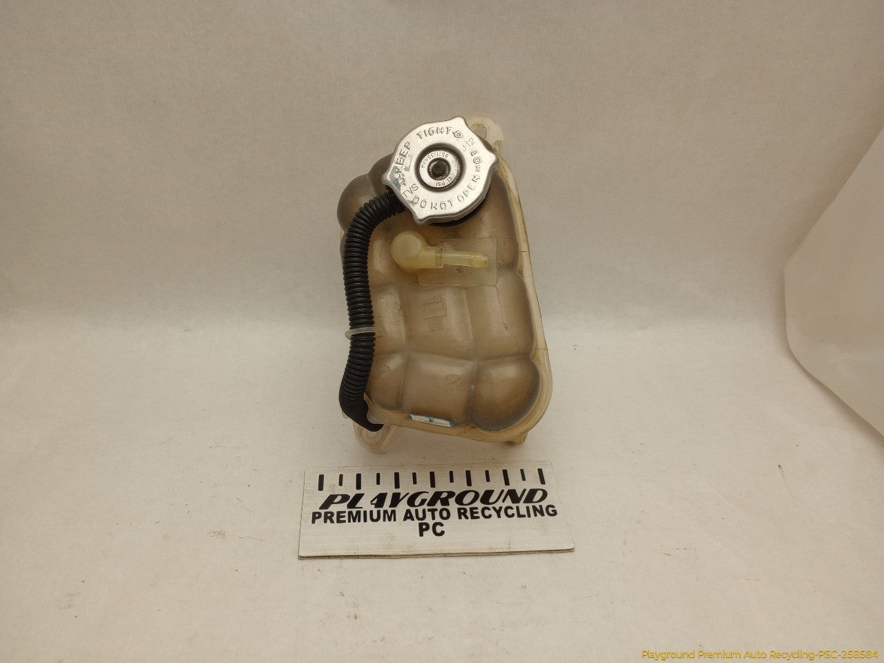 Fiat 500 Coolant Reservoir