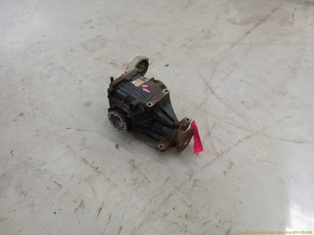 BMW 318ti Differential Carrier