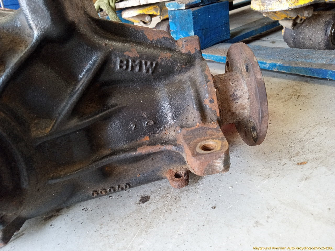 BMW 318ti Differential Carrier