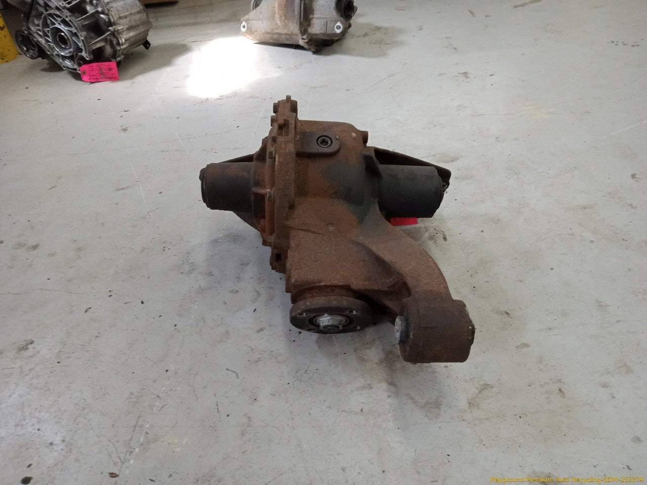 Land Rover LR3 Rear Differential Carrier