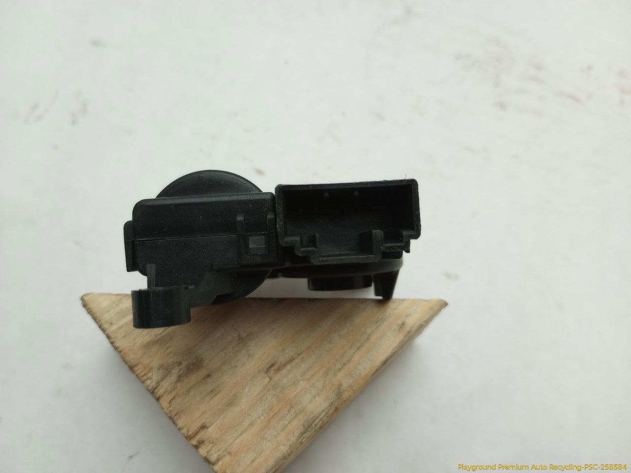 Fiat 500 Center Dash Air Vent Flap Actuator
