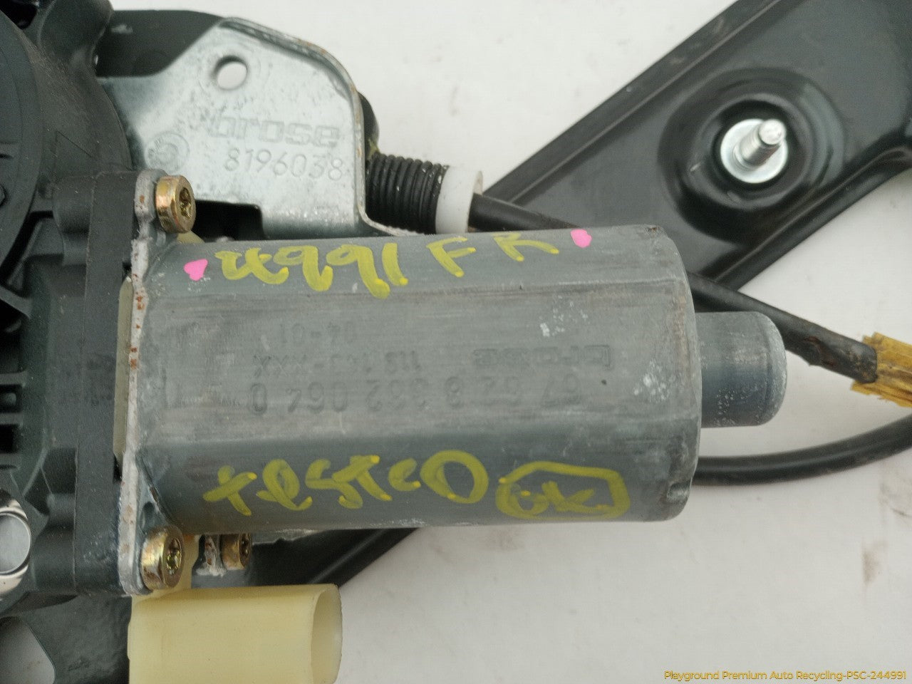 BMW 330XI Passenger Right Front Door Window Regulator