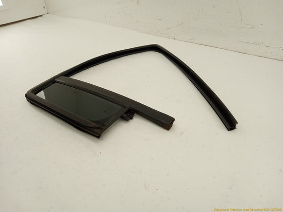 Hummer H3 Passenger Right Rear Door Vent Glass