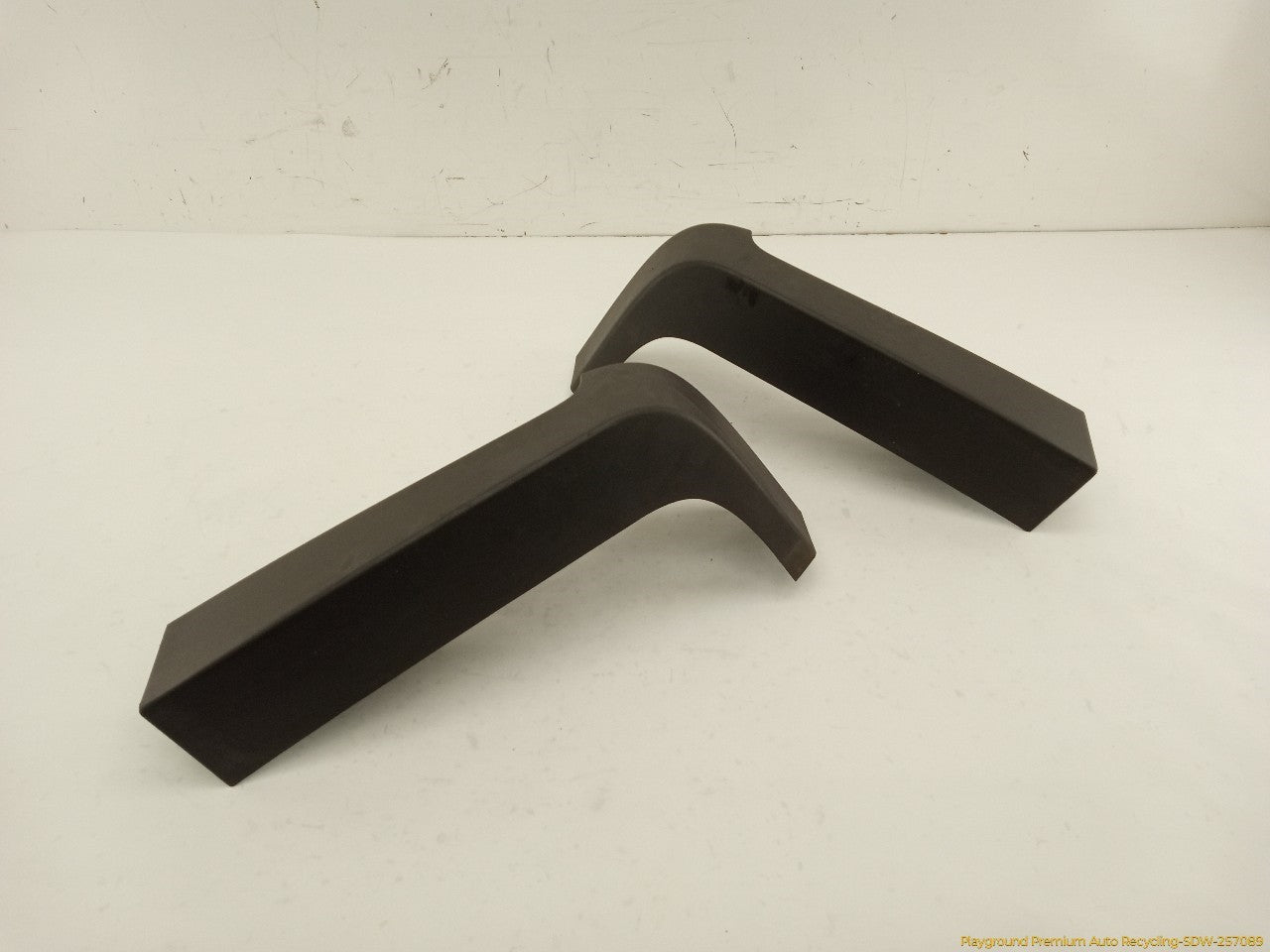 Hummer H3 Pair Of Rear Upper Quarter Molding Trim