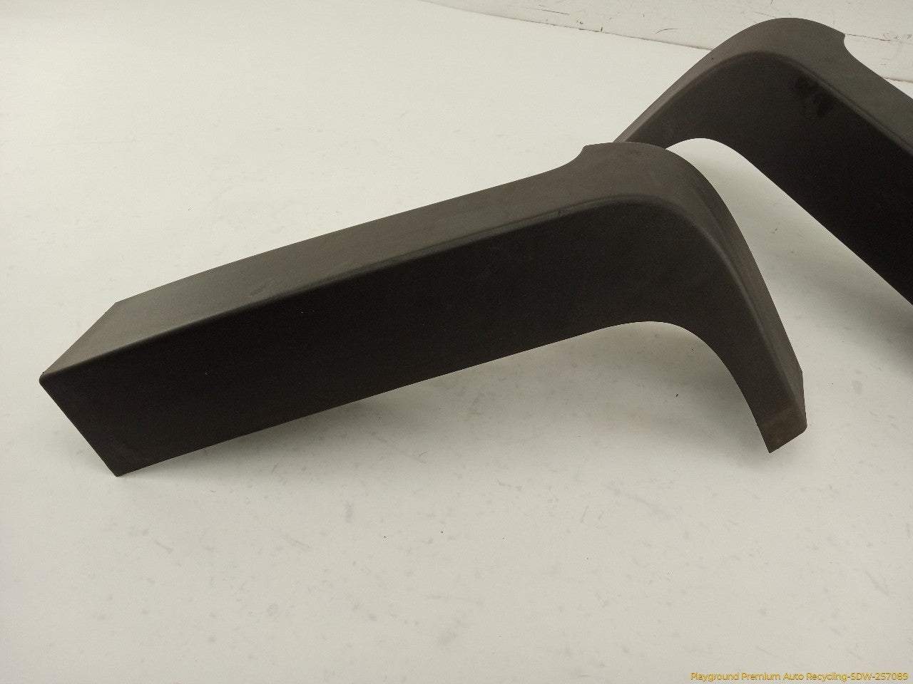 Hummer H3 Pair Of Rear Upper Quarter Molding Trim