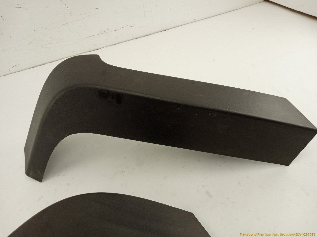 Hummer H3 Pair Of Rear Upper Quarter Molding Trim