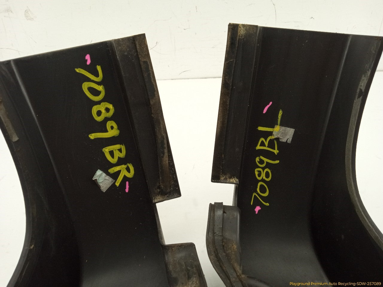 Hummer H3 Pair Of Rear Upper Quarter Molding Trim