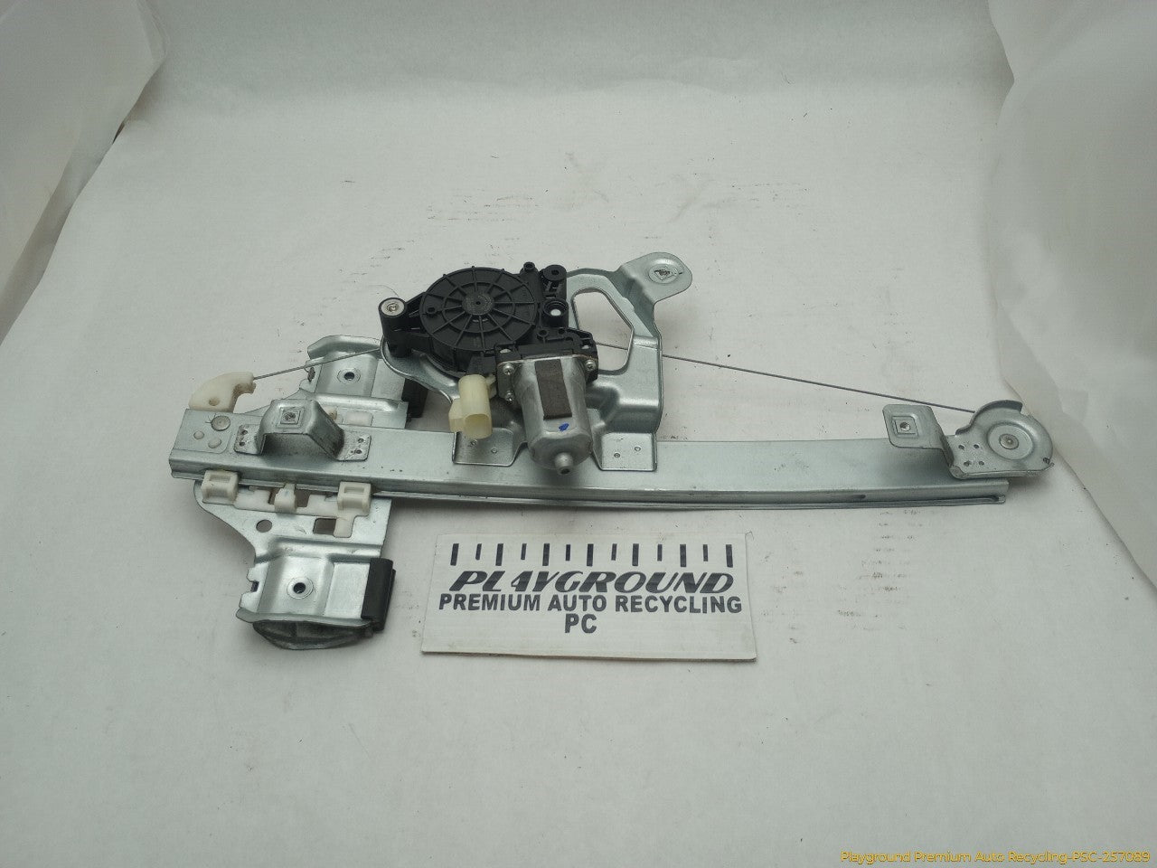 Hummer H3 Passenger Right Rear Door Window Regulator