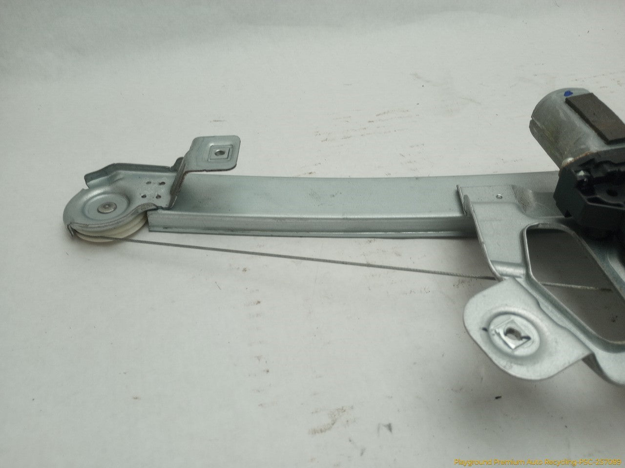 Hummer H3 Passenger Right Rear Door Window Regulator