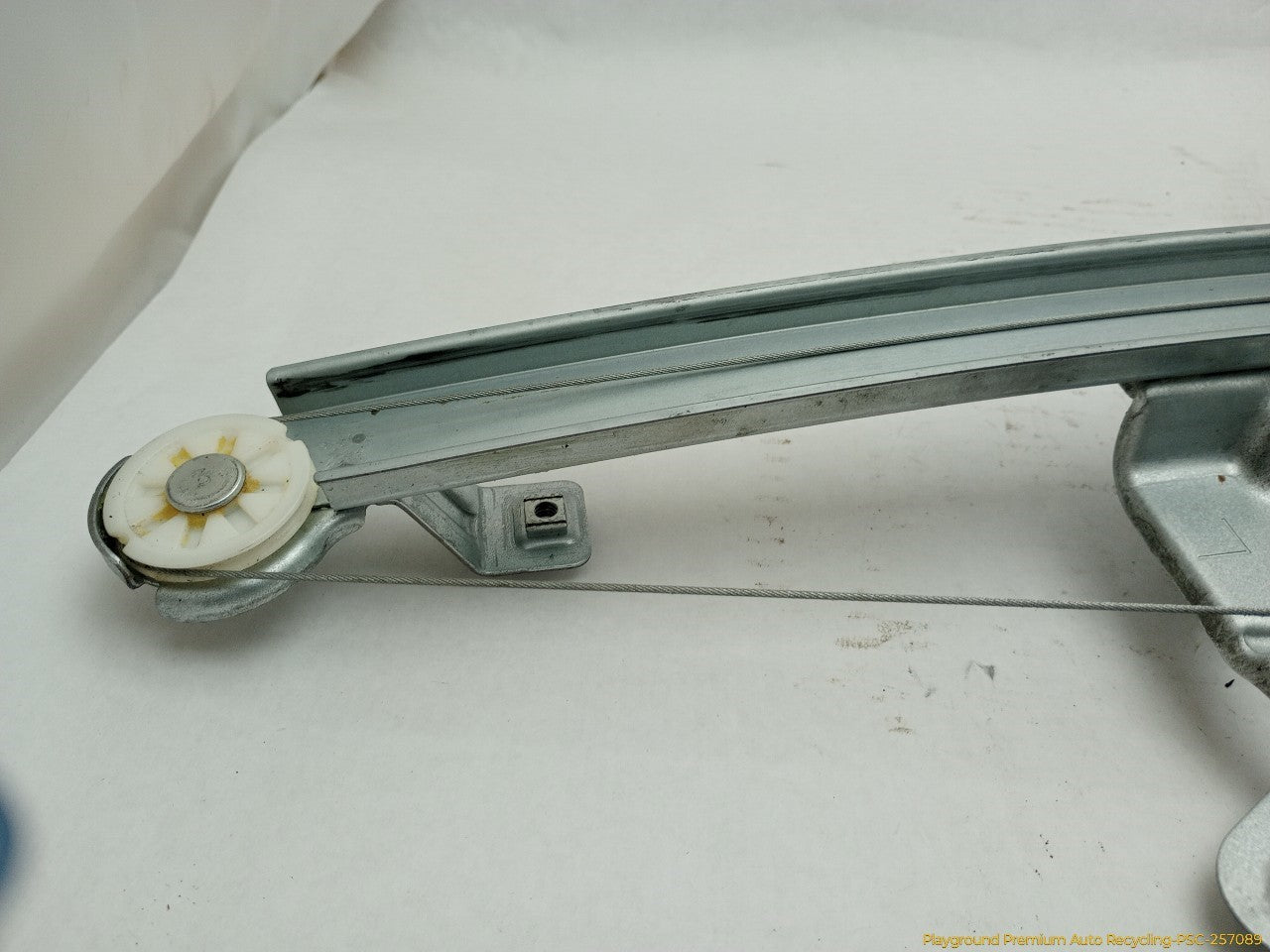 Hummer H3 Driver Left Rear Door Window Regulator