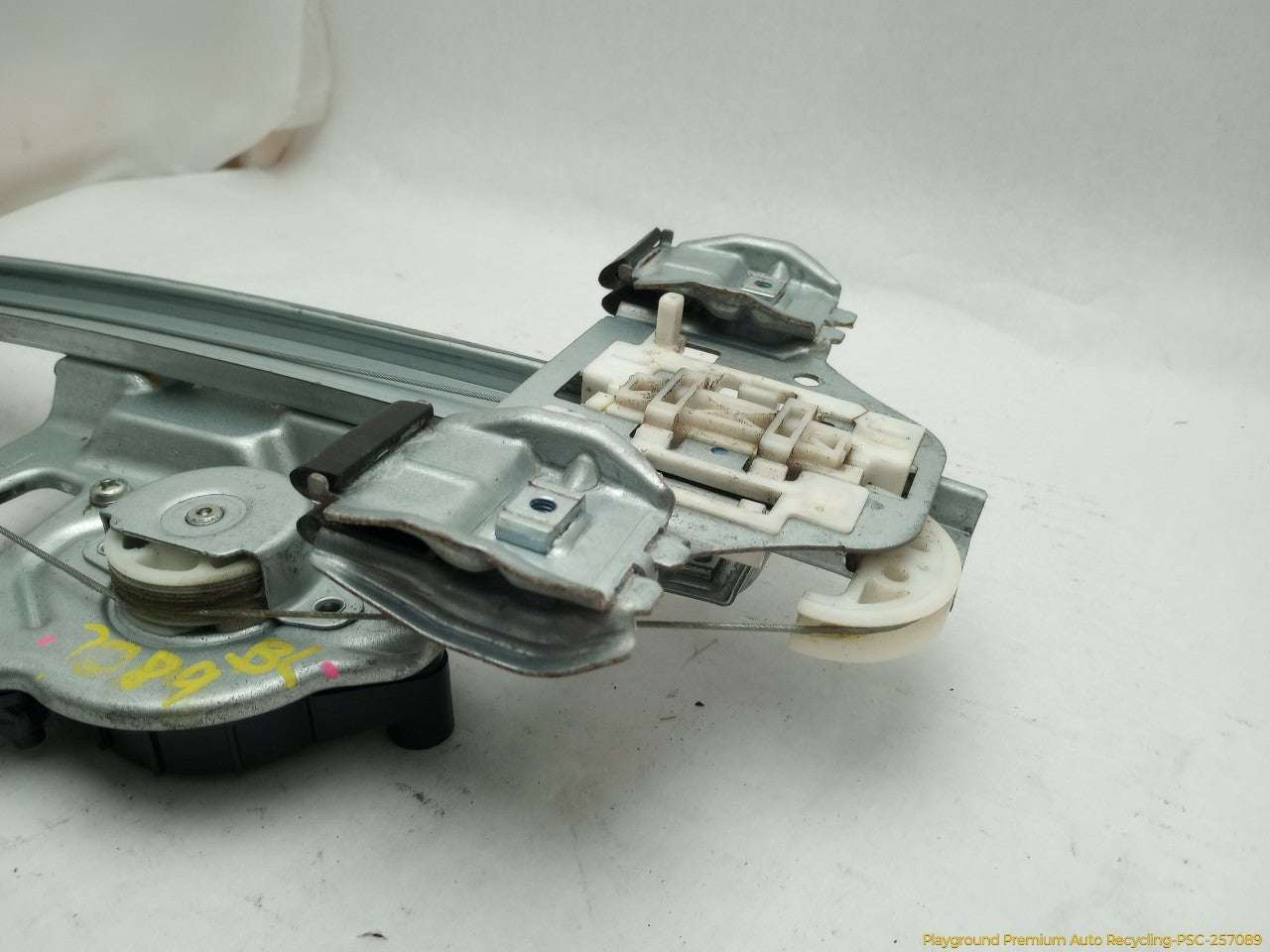 Hummer H3 Driver Left Rear Door Window Regulator