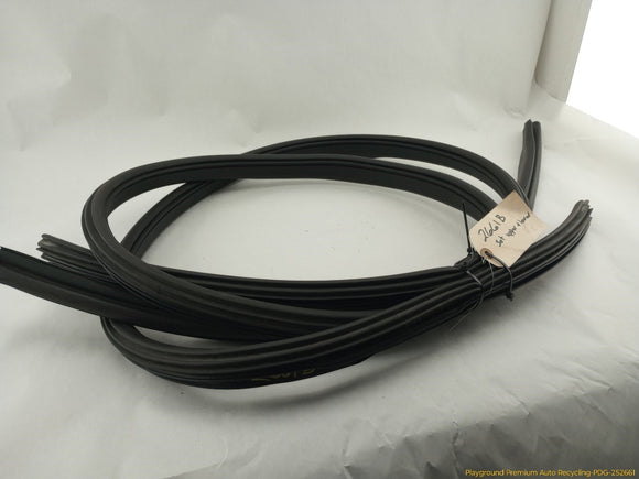 Hummer H3 Pair Of Tailgate Molding Seals