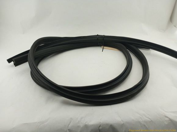 Hummer H3 Pair Of Tailgate Molding Seals