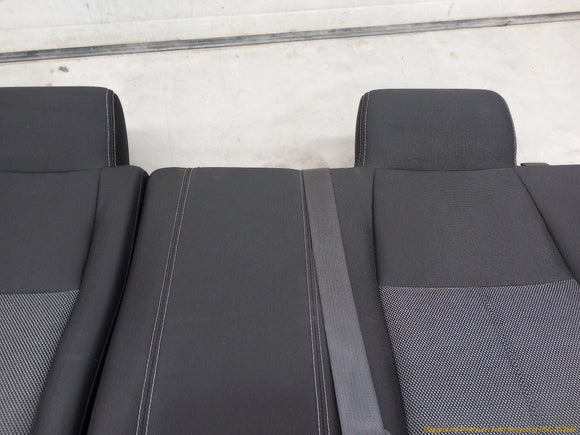Hummer H3 Set Of Complete Rear Seats