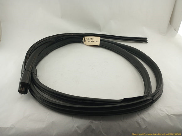 Hummer H3 Pair Of Tailgate Molding Seals