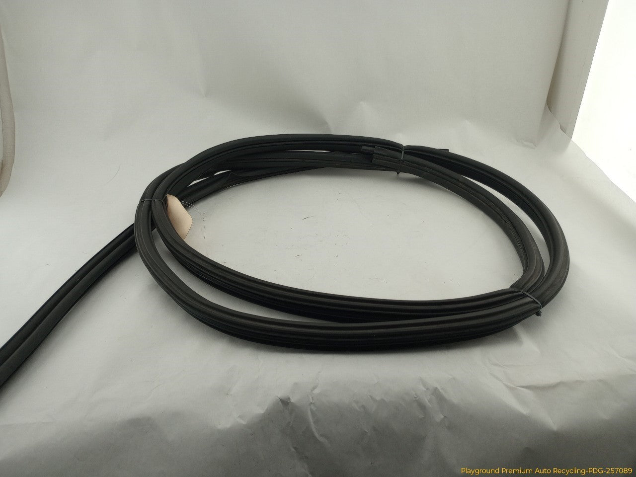 Hummer H3 Pair Of Tailgate Molding Seals