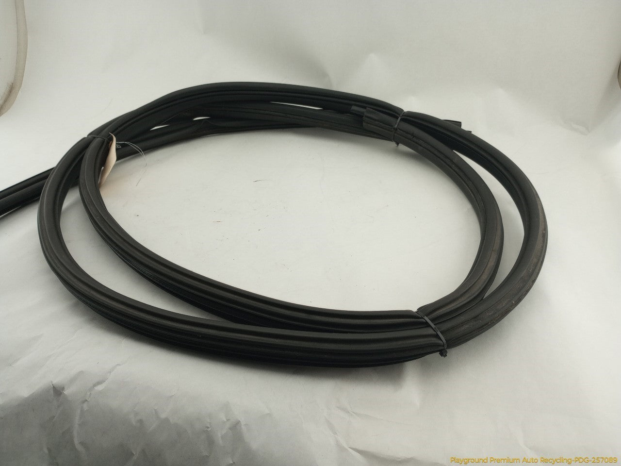 Hummer H3 Pair Of Tailgate Molding Seals