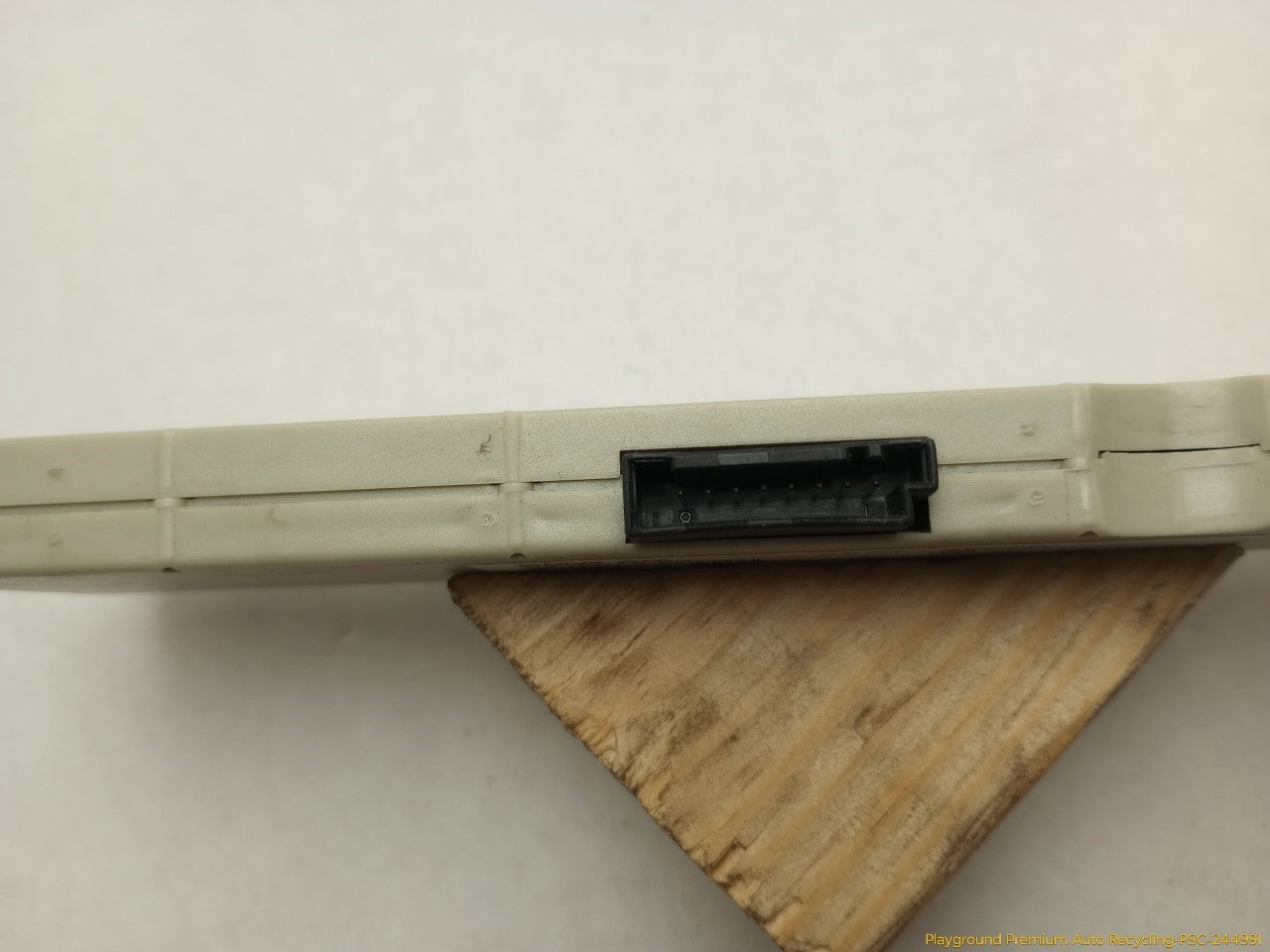 BMW 330XI Radio Antenna Amplifier Signal Booster